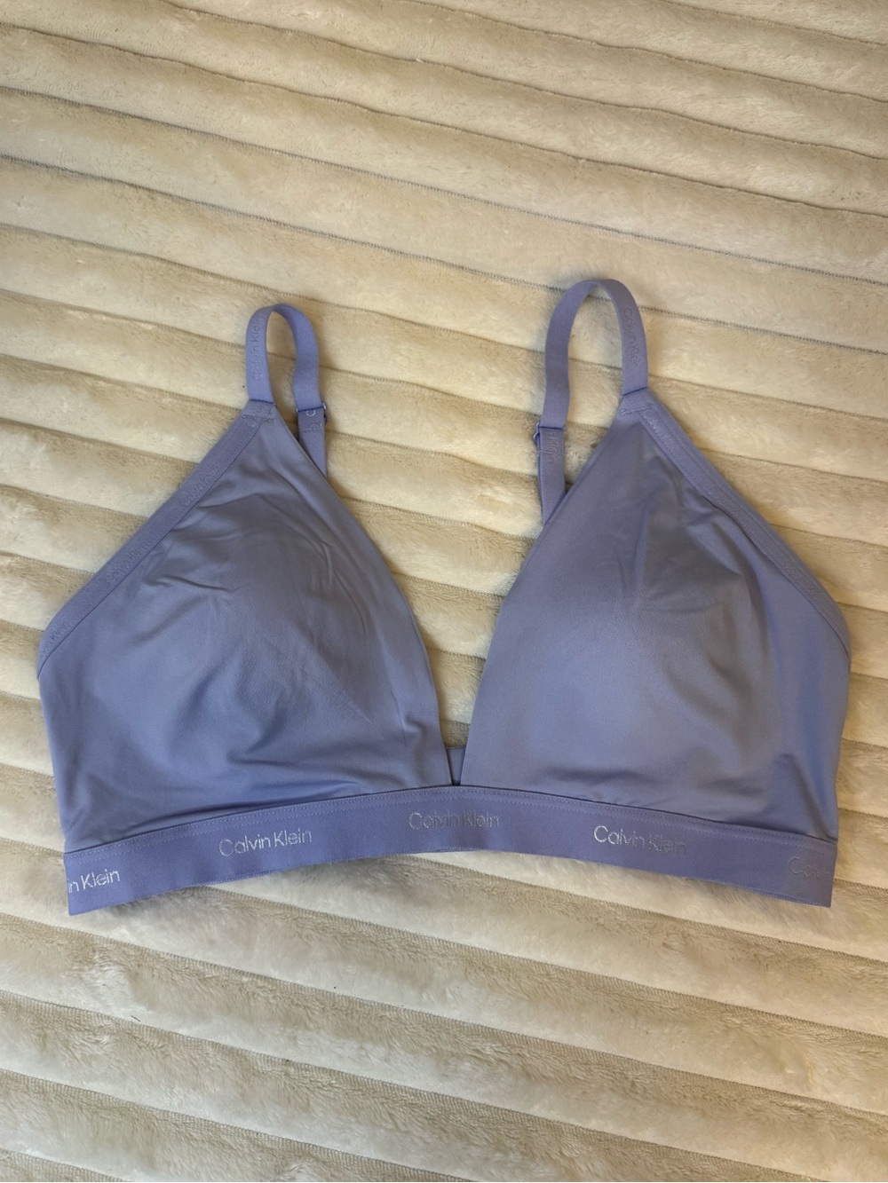 Calvin Klein lightly lined triangle bra size large